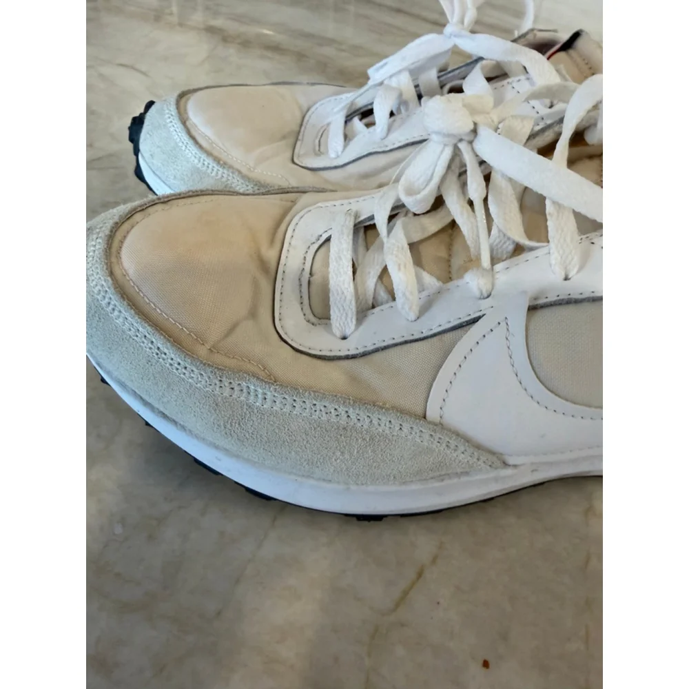 Women's Nike Waffle Debut Sneakers Size 11 Beige White